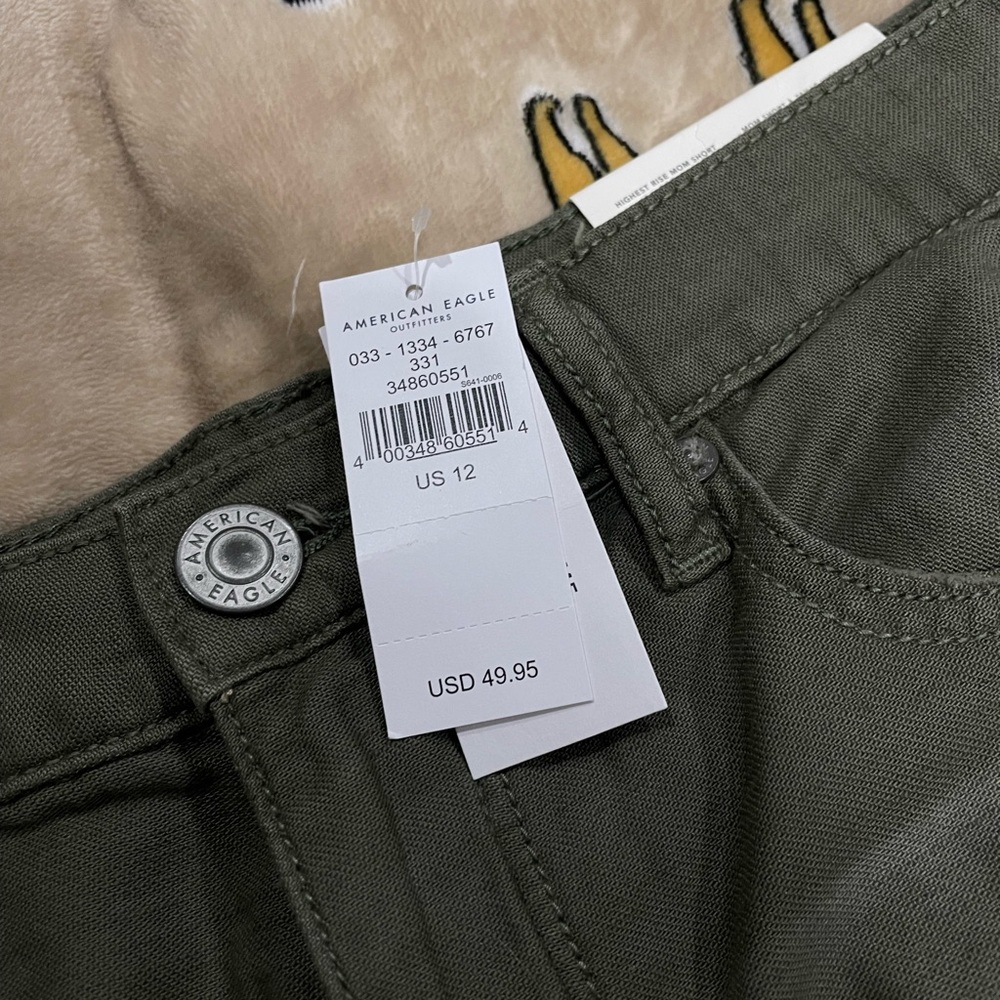 NWT High rise mom shorts - Picture 6 of 6